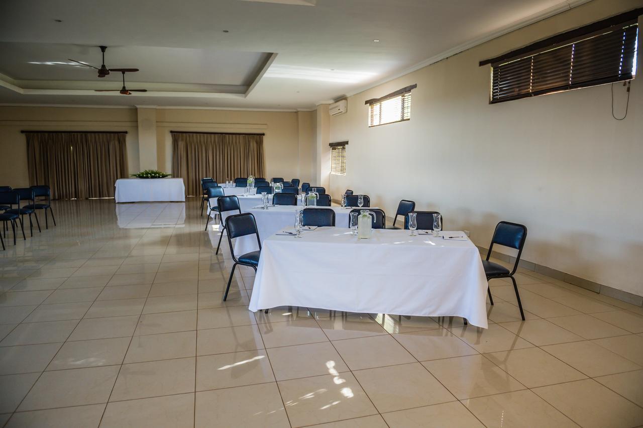 Royal Solwezi Hotel Buitenkant foto