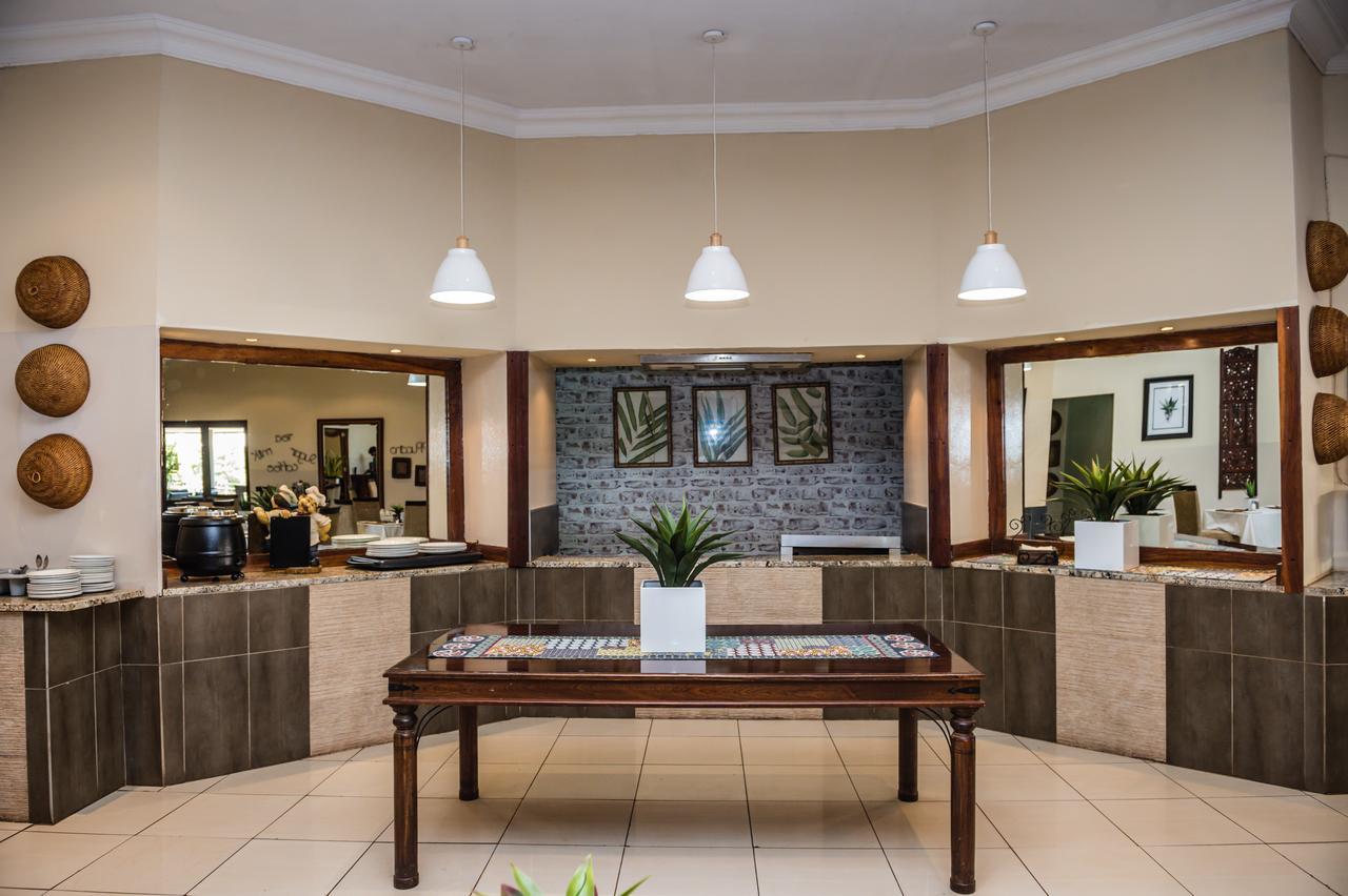 Royal Solwezi Hotel Buitenkant foto