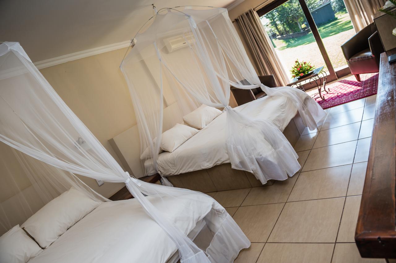 Royal Solwezi Hotel Buitenkant foto