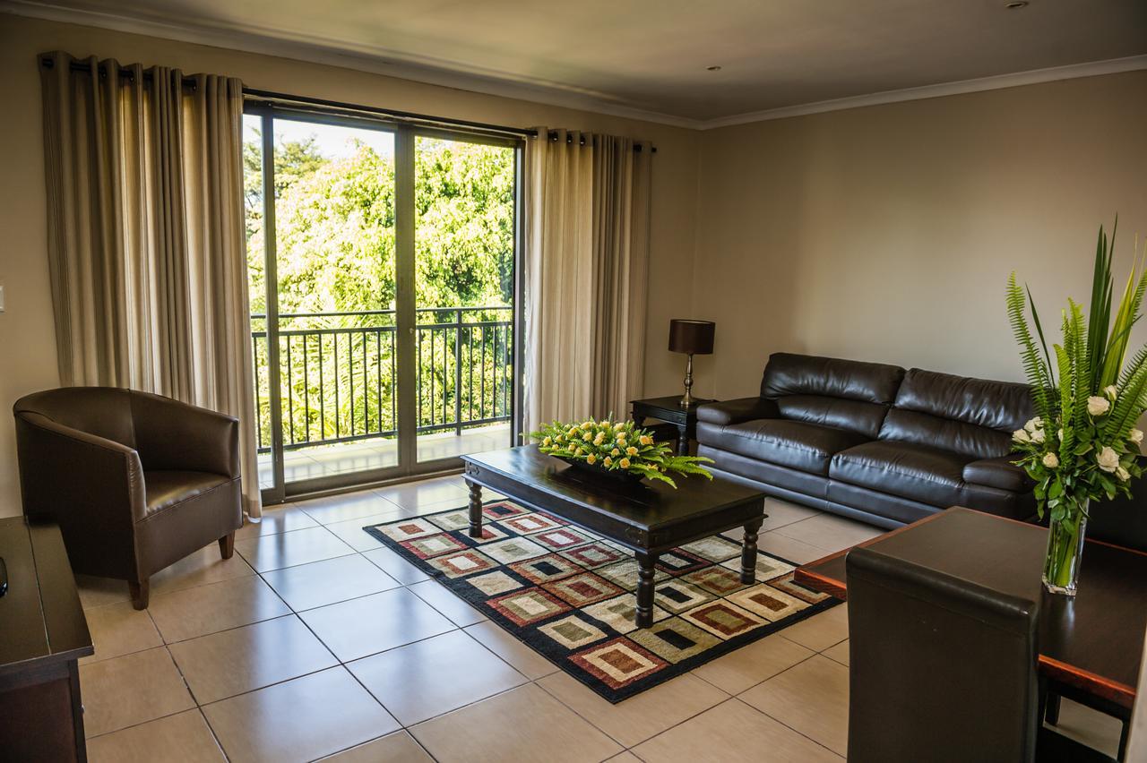 Royal Solwezi Hotel Buitenkant foto